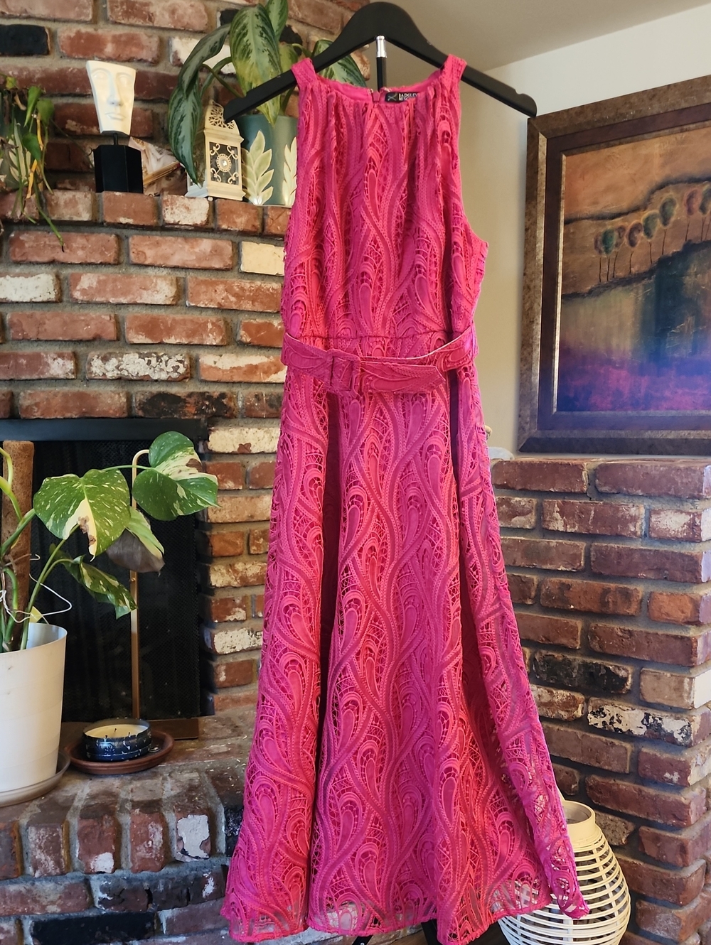 Badgley Mischka Fuchsia Lace Belted Sleeveless Maxi Dress